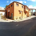 El Vinilo. Aparcamiento Exterior Gratuito Teruel