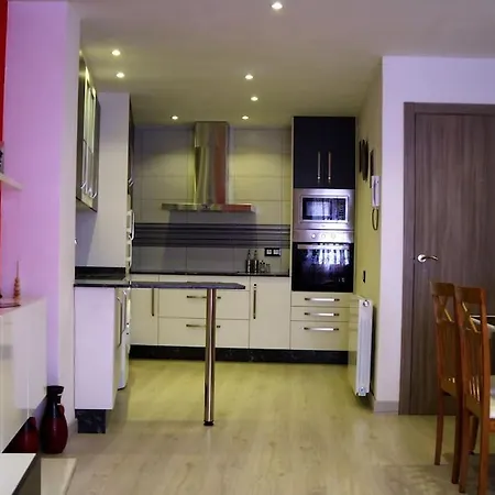 El Vinilo. Aparcamiento Exterior Gratuito *