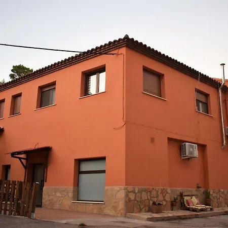 El Vinilo. Aparcamiento Exterior Gratuito