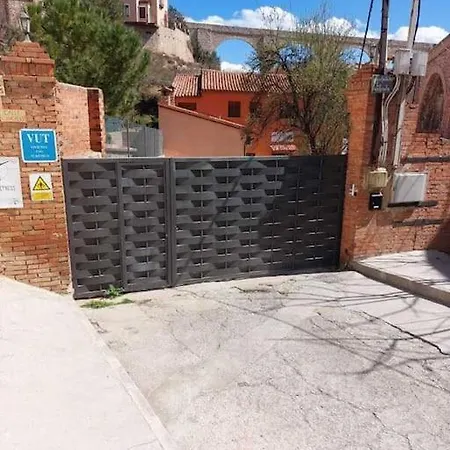 El Vinilo. Aparcamiento Exterior Gratuito Teruel