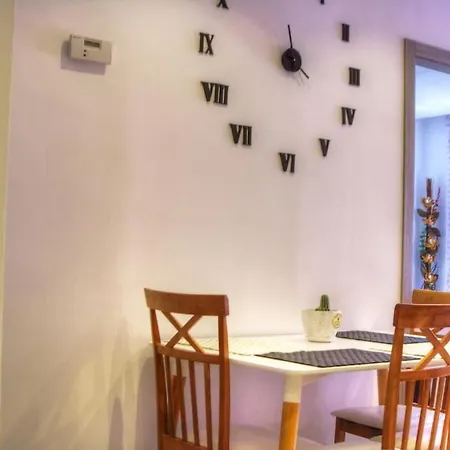 El Vinilo. Aparcamiento Exterior Gratuito *