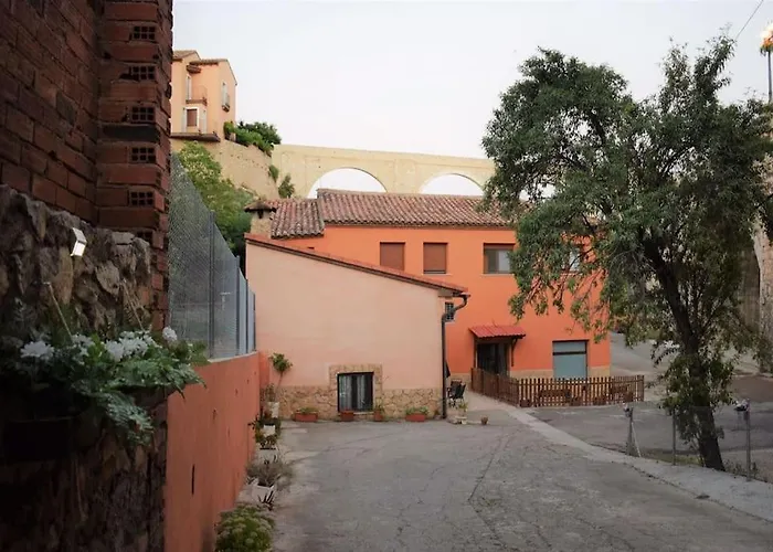 El Vinilo. Aparcamiento Exterior Gratuito