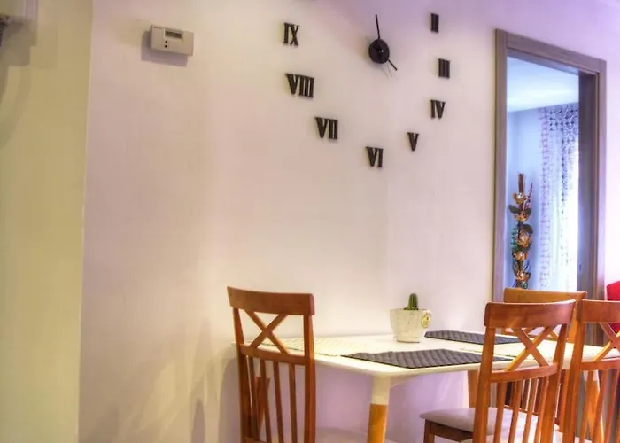 El Vinilo. Aparcamiento Exterior Gratuito *